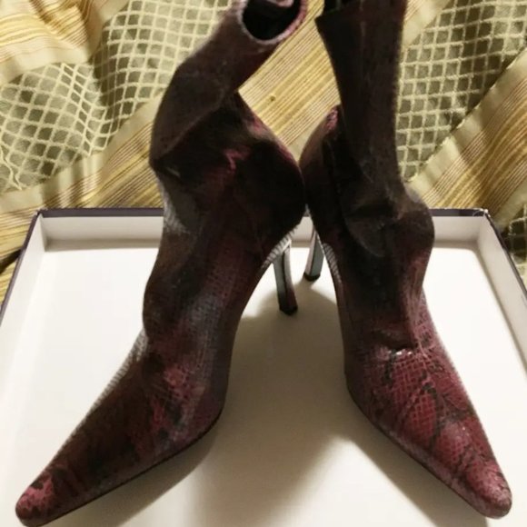 Pink and Black Size 9.5 Snake Skin Booties - Picture 2 of 3